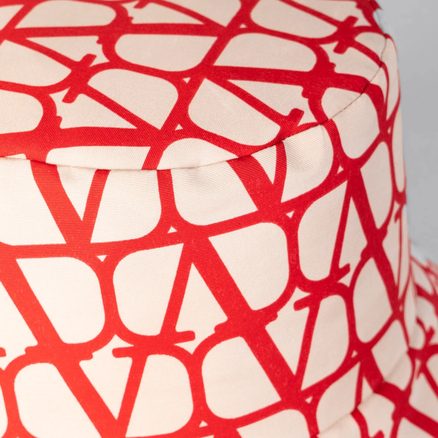 Gorro Beige Rojo Valentino Vlogo Iconographe