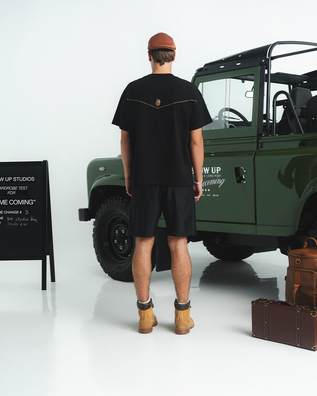 LASSO REGULAR FIT BLACK T-SHIRT