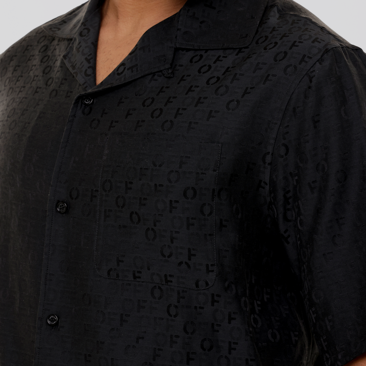 Camisa Negra Off-White Silk Logo Vacation