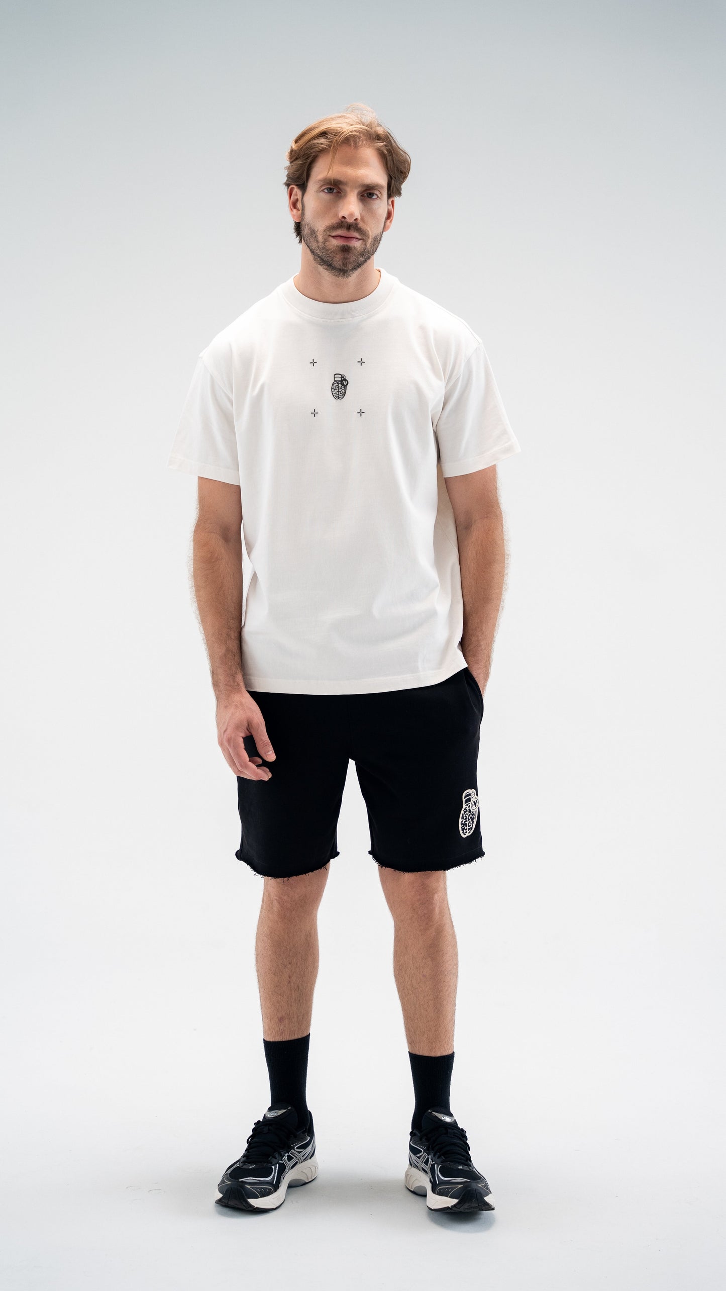 BURST REGULAR FIT BLACK SWEAT SHORTS