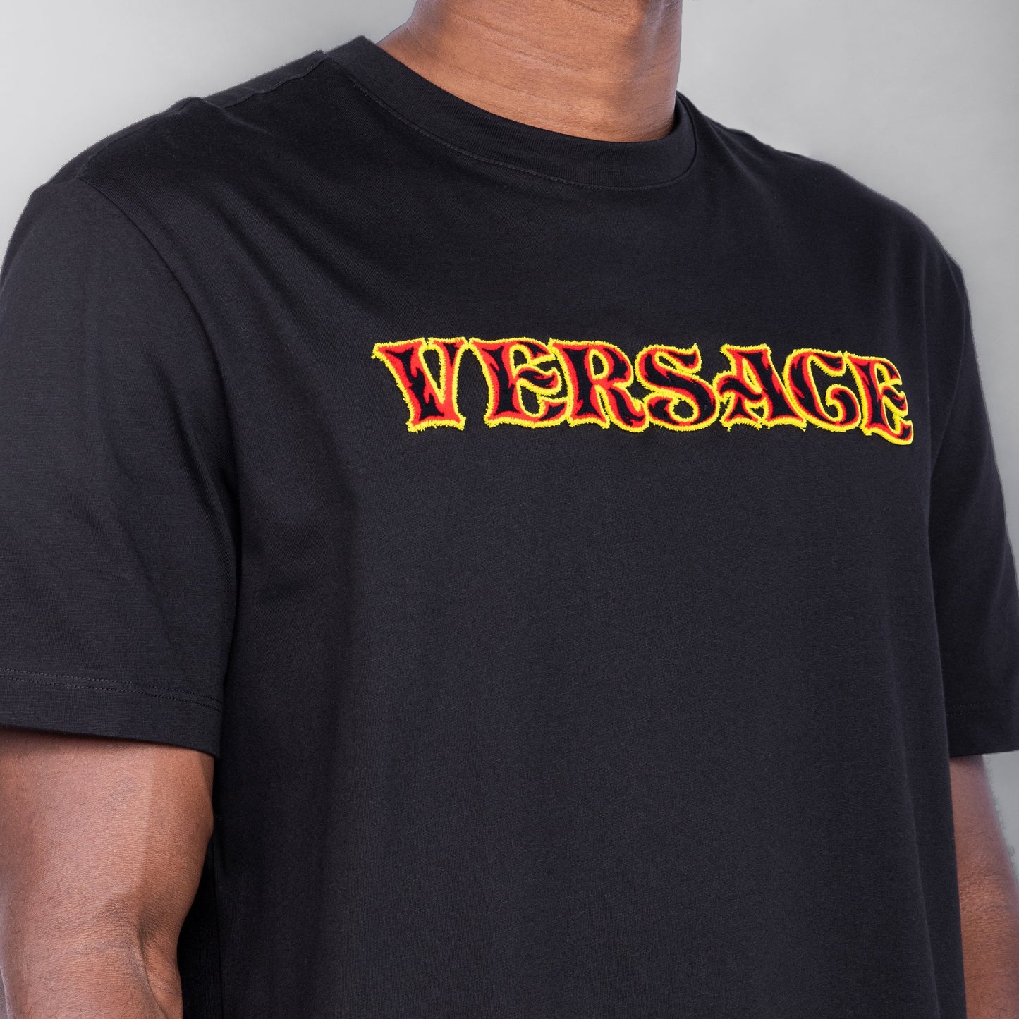 Camiseta Negra Versace Fire Logo