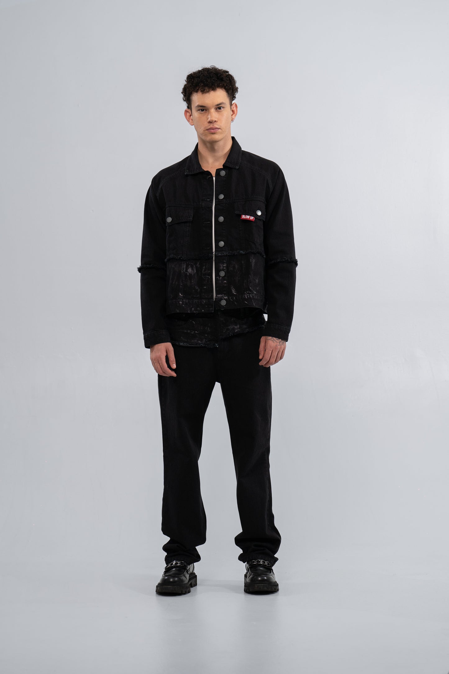STRAIGHT FIT BLACK JEAN